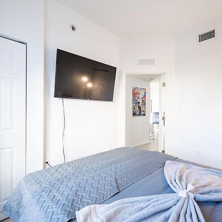 Subtle 2 Bed In Edgewater Downtown With Free Parking Appartement Miami Buitenkant foto