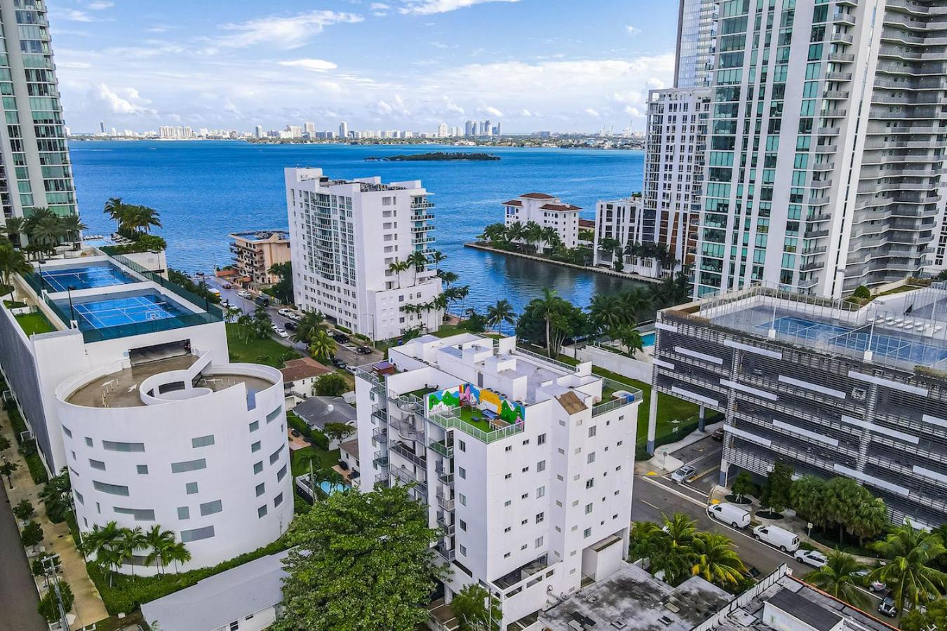 Subtle 2 Bed In Edgewater Downtown With Free Parking Appartement Miami Buitenkant foto