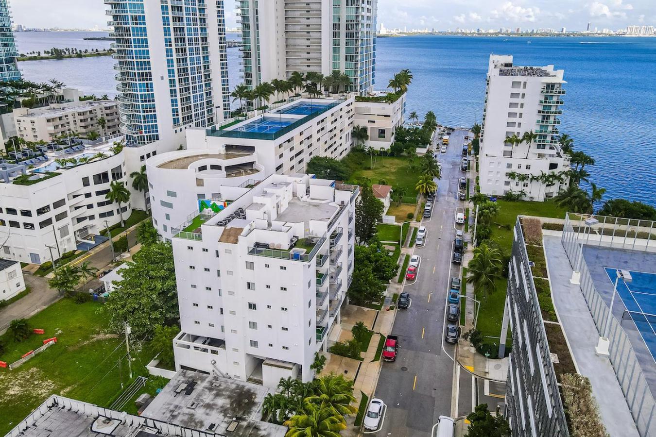 Subtle 2 Bed In Edgewater Downtown With Free Parking Appartement Miami Buitenkant foto