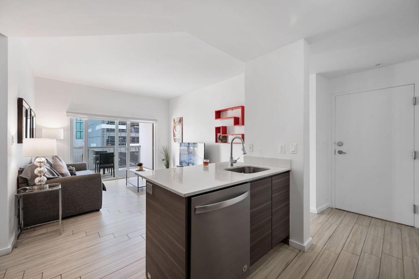 Subtle 2 Bed In Edgewater Downtown With Free Parking Appartement Miami Buitenkant foto