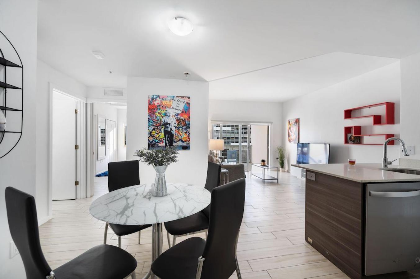 Subtle 2 Bed In Edgewater Downtown With Free Parking Appartement Miami Buitenkant foto